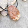 Breccsajáspis csepp medál medál, láncon