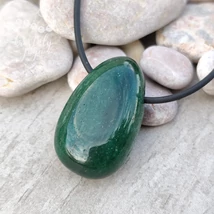 Fuchsite medál láncon