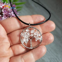 Hegyikristály életfa medál, kaucsuk láncon