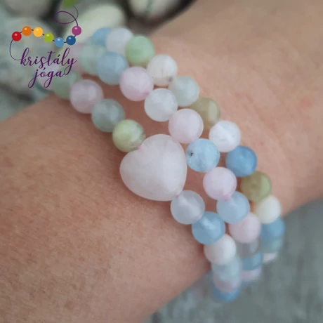 Berill három 6 mm-es ásvány karkötő, szívvel