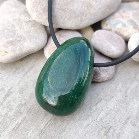 Fuchsite medál láncon