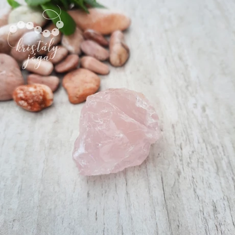 Rózsakvarc nyers ásvány